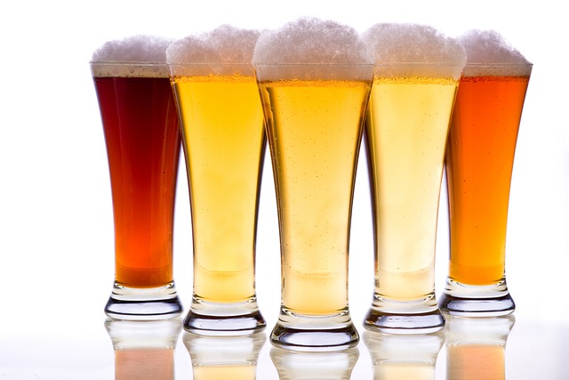 diversi bicchieri di birra a confronto